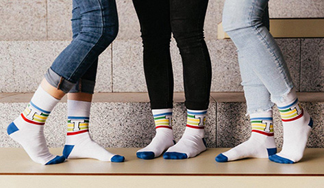 How should boys match socks?