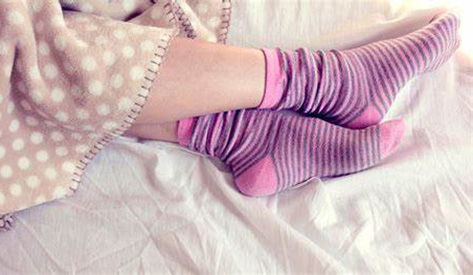 Pros and Cons of Sleeping with Socks